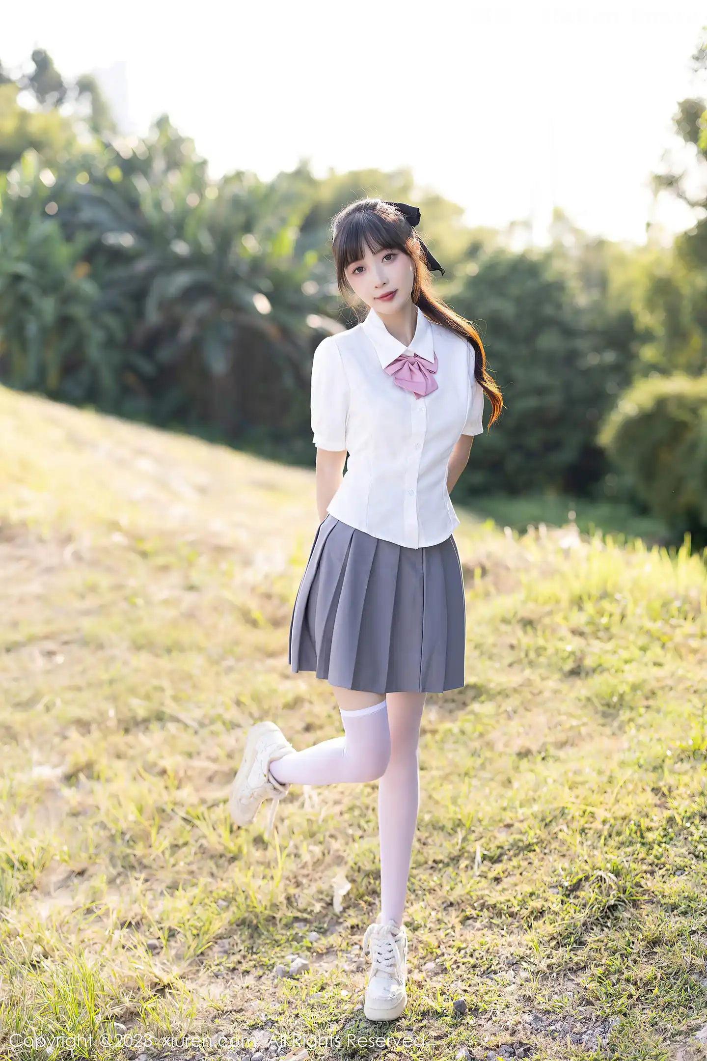 图片[2]-[XiuRen秀人网]VOL.7771 模特林星阑性感白T配灰短裙露白色蕾丝内衣秀曼妙身姿诱惑写真83P-秀人网官方网站